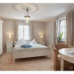 Weingut & Gastehaus Giwergreif 3* Wasserliesch