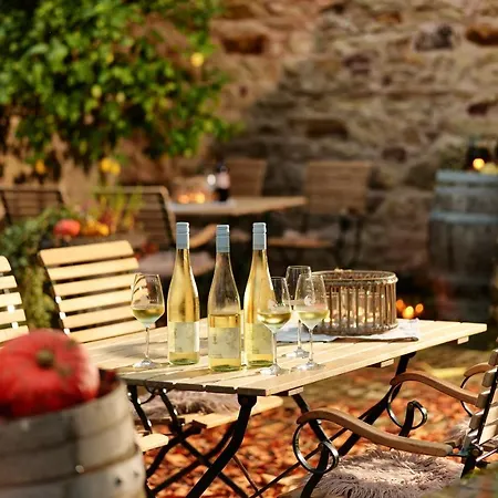 Weingut & Gaestehaus Giwergreif 3*