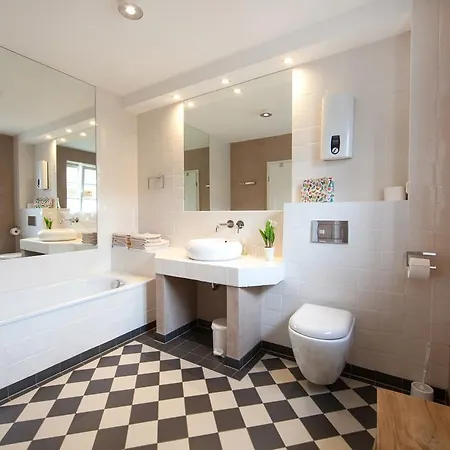 Weingut & Gaestehaus Giwergreif Gasthuis 3*