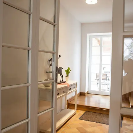 Weingut & Gaestehaus Giwergreif 3*