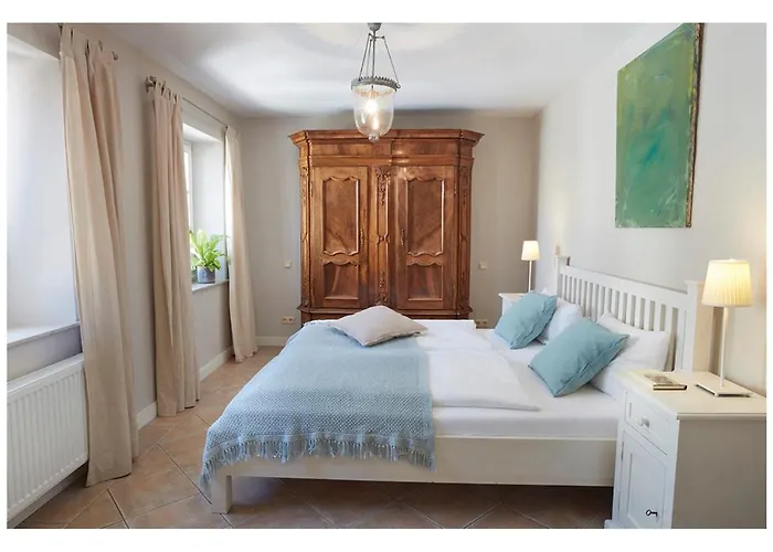 Weingut & Gaestehaus Giwergreif Konukevi 3*