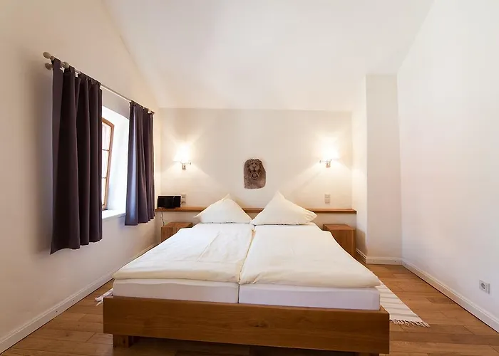 Weingut & Gastehaus Giwergreif بيت ضيافة 3*