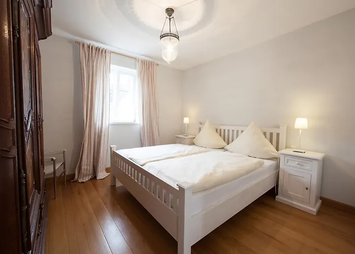 Weingut & Gaestehaus Giwergreif 招待所 3*