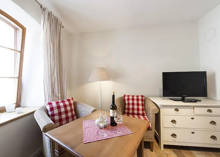 Weingut & Gaestehaus Giwergreif 招待所 3*